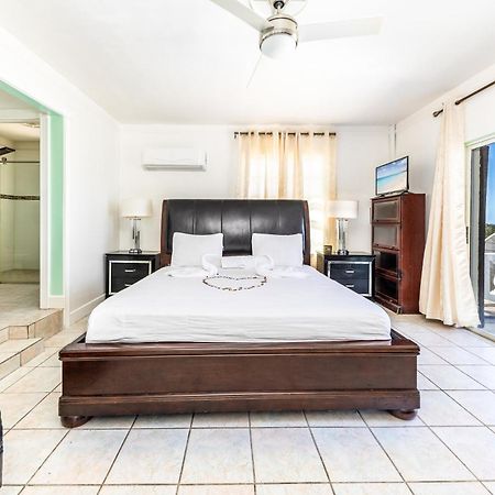 Waterside Home, Shaded Whirlpool Spa, Outdoor Dining, Smart Tv, Amazon Prime Five Cays Settlement エクステリア 写真