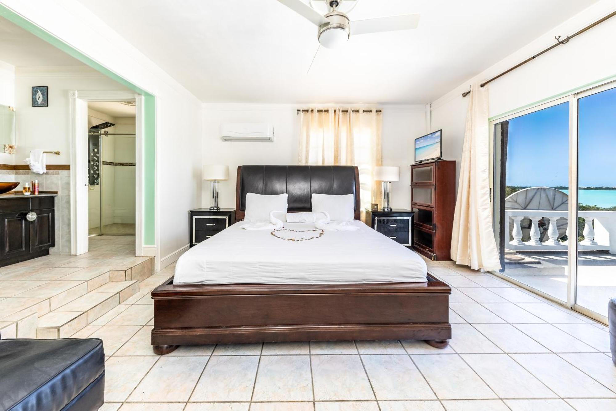 Waterside Home, Shaded Whirlpool Spa, Outdoor Dining, Smart Tv, Amazon Prime Five Cays Settlement エクステリア 写真